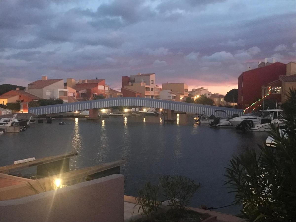 Ferienwohnung Marina Les Pieds Dans L Eau Le Barcarès Exterior foto